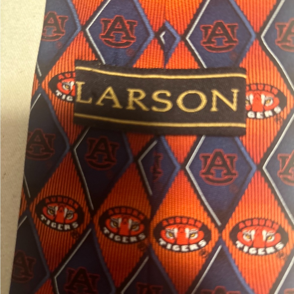 Men’s tie, Auburn Univ. Good condition. - Picture 2 of 2